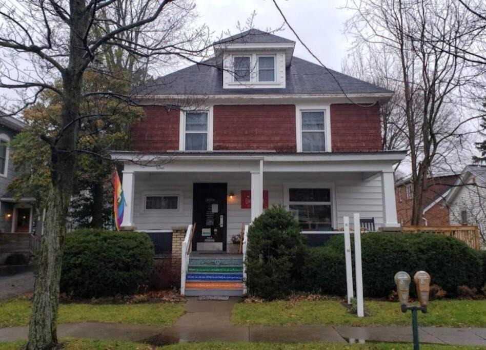 Large Bakery Apartment - Central Downtown Location Fredonia エクステリア 写真