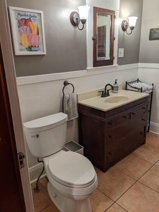 Large Bakery Apartment - Central Downtown Location Fredonia エクステリア 写真