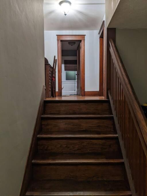 Large Bakery Apartment - Central Downtown Location Fredonia エクステリア 写真